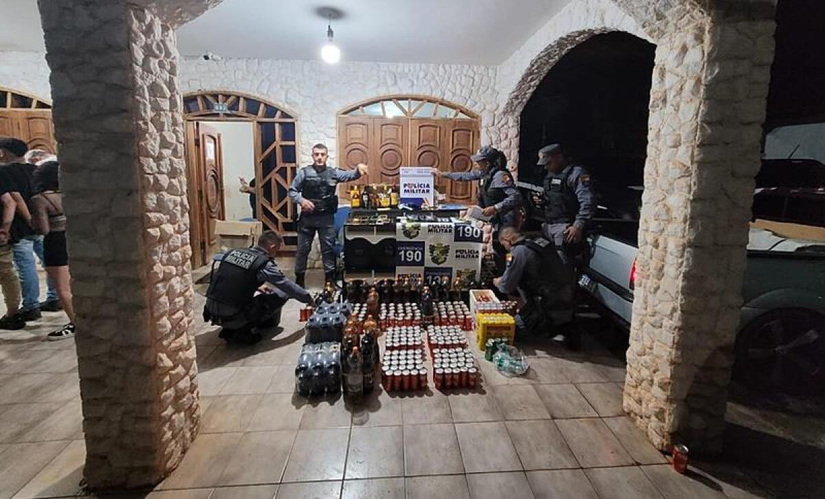 PM prende cinco pessoas e fecha festa clandestina álcool drogas e