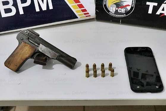 Arma de foto apreendida Força Tática N.M 2 presos