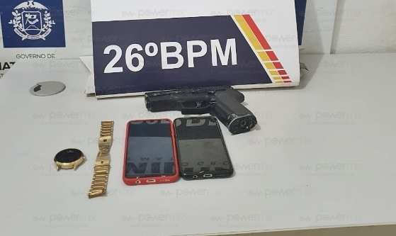simulacro arma de fogo e cel apreendido pela pm N.M