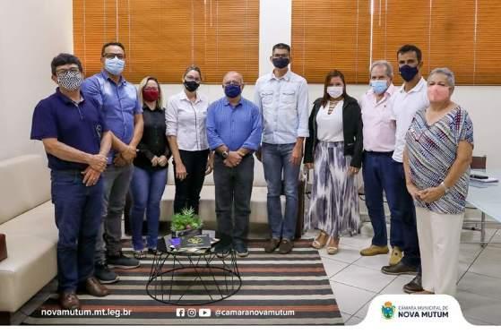 vereadores com diretor da UNEMAT N.M