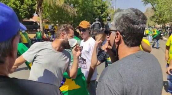 briga em manifestação Bolsonaro