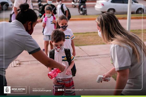 Escolas da rede municipal de ensino retornam às atividades 100% presenciais