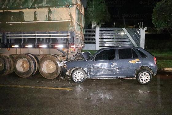 acidente entre carro e carreta bela vista