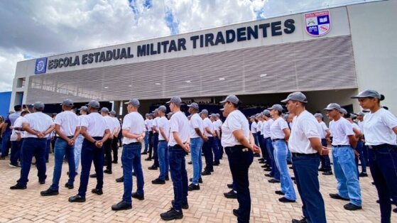 escola militar