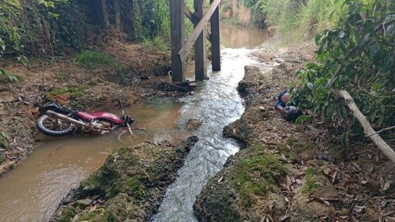 MOTO CAI DE PONTE