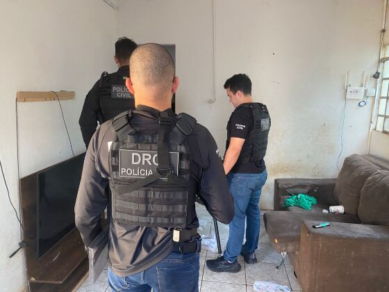 Contra o alvo foi cumprido um mandado de busca e apreensão.