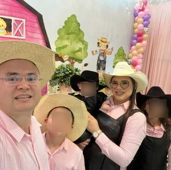 Na postagem, Robson escreveu que foi um privilégio ter construído a família que teve com Thayane.