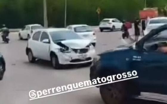 Por conta do acidente, o trânsito na região ficou bastante congestionado.