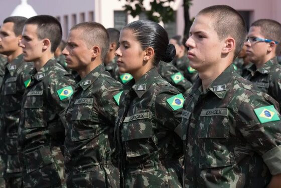 Alistamento militar feminino