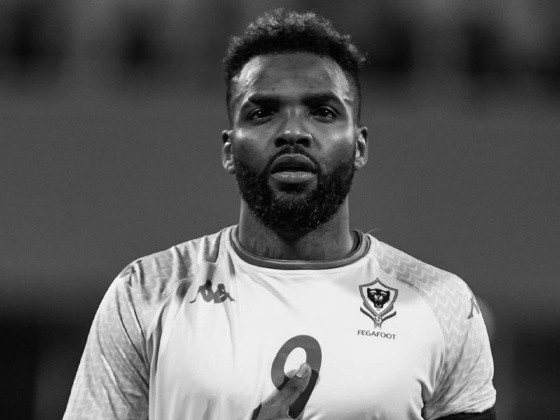 Jogador era o camisa 9 da Seleção Gabonesa.