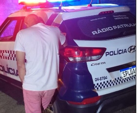 Bêbado xinga ex-mulher de puta 