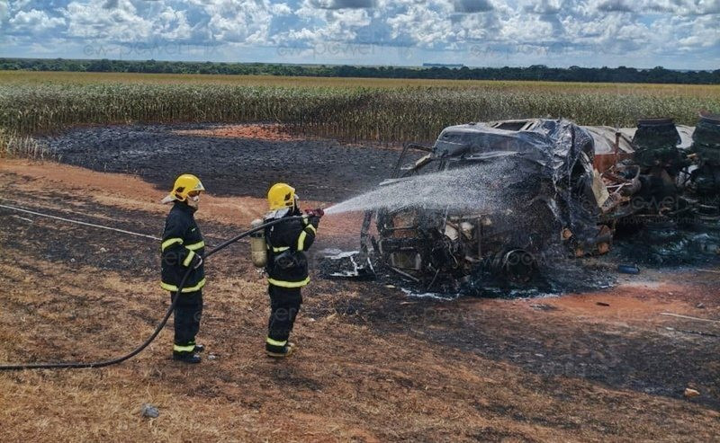 carreta tanque incendiada