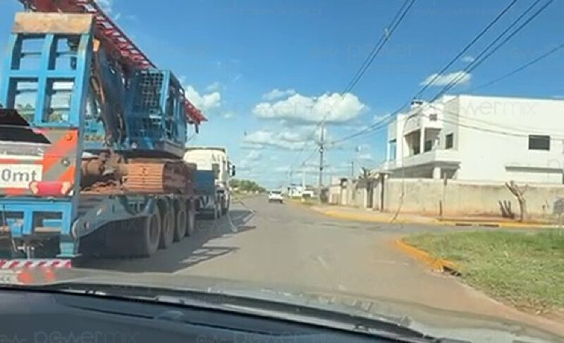 fios arrebentados por caminhão