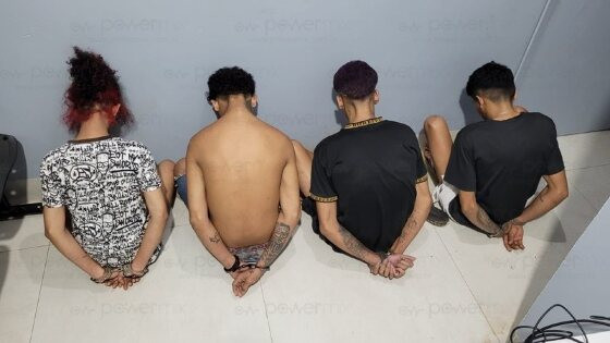 4 detidos, droga apreendida cavalaria
