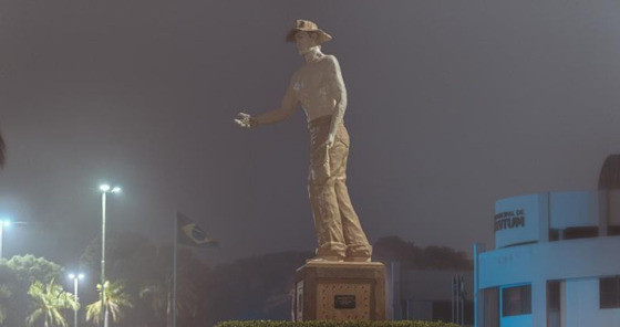 estatua capa