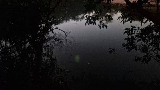 Mãe pulou no rio para salvar os filhos e não foi mais vista.