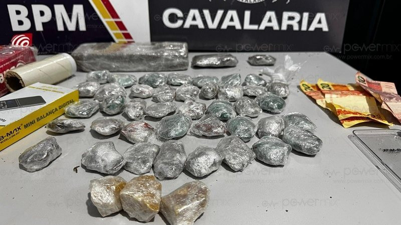 Droga apreendida e suspeito preso