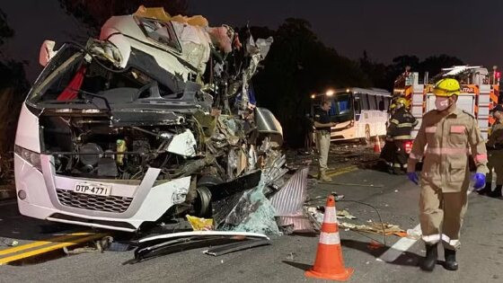 O acidente aconteceu na madrugada desta quarta-feira (16) na BR-153.