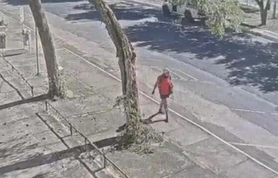 mulher caminhando