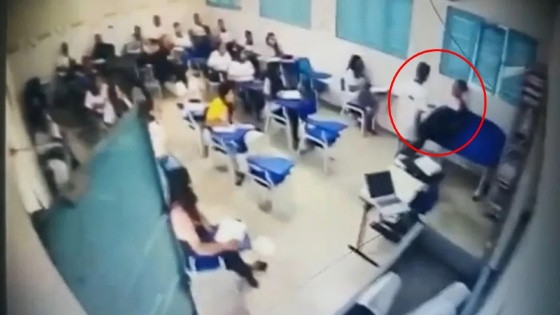aluno agride professora AL